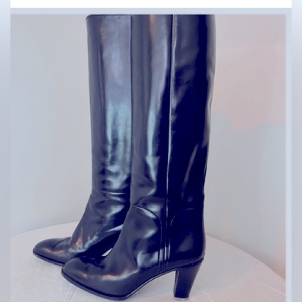A. Testoni Boots Size 6 Authentic Vintage. Genuine leather. Made in Italy.